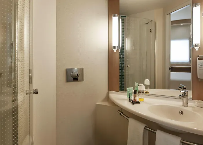 Ibis Zeytinburnu Hotel 3*