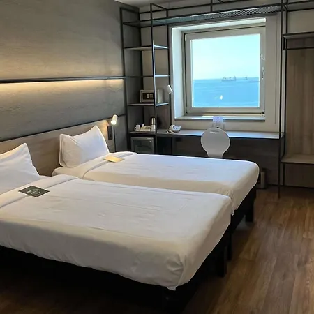ホテル Ibis Zeytinburnu 3*